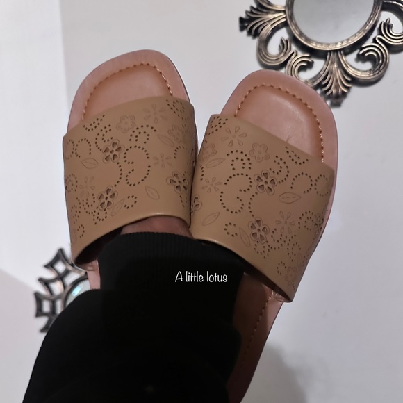 Tan Lucky Brand Sandals/Slides Size 5.5 or 36 - Picture 1 of 10